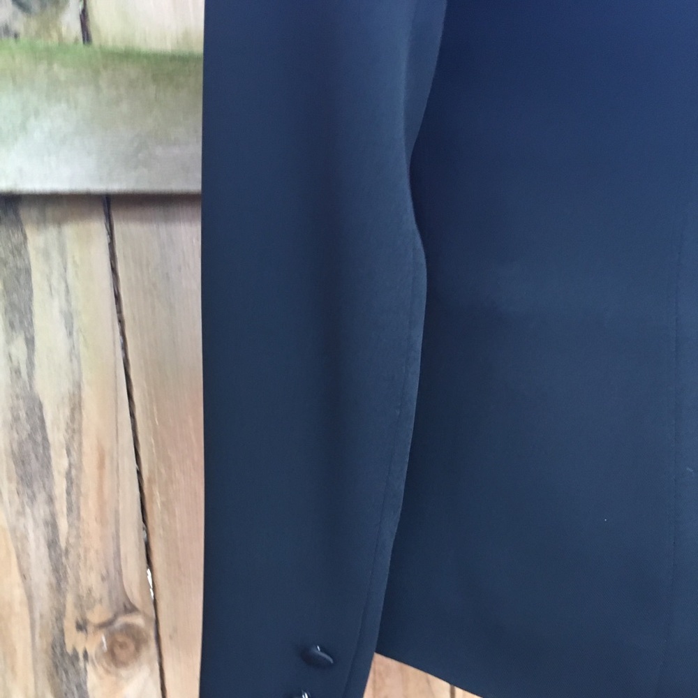 Cignal Black Single Breasted Fitted Blazer EUC - Picture 6 of 8